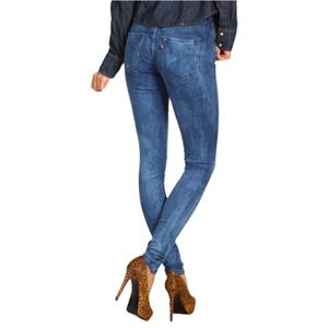 Levi distressed jegging jeans